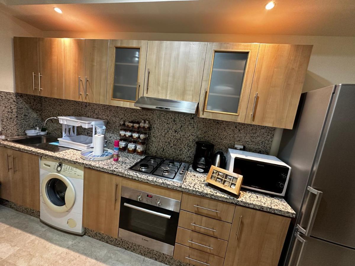 Beautiful, Great Equipped 122 M Holiday Apartment Near Majorelle Garden And Gueliz With Pool Views And A Large Balcony And Terrace Marrakesh Eksteriør bilde
