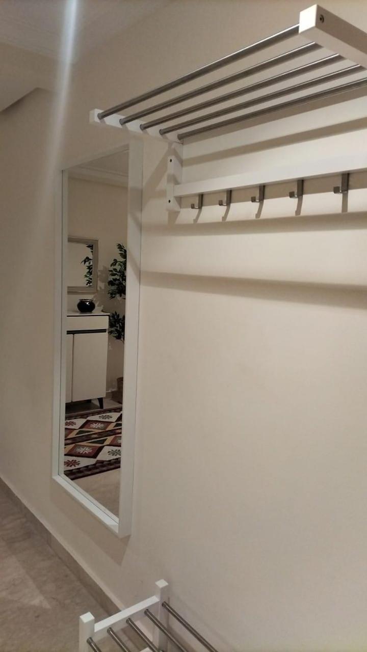 Beautiful, Great Equipped 122 M Holiday Apartment Near Majorelle Garden And Gueliz With Pool Views And A Large Balcony And Terrace Marrakesh Eksteriør bilde