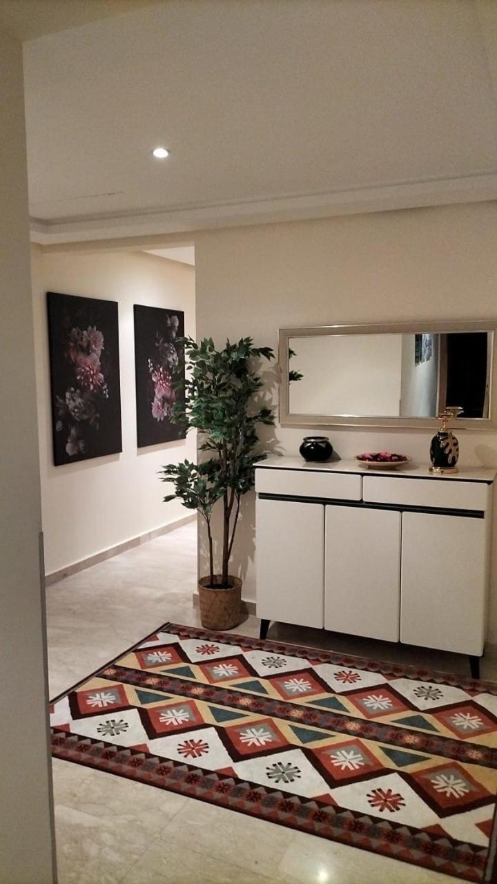 Beautiful, Great Equipped 122 M Holiday Apartment Near Majorelle Garden And Gueliz With Pool Views And A Large Balcony And Terrace Marrakesh Eksteriør bilde