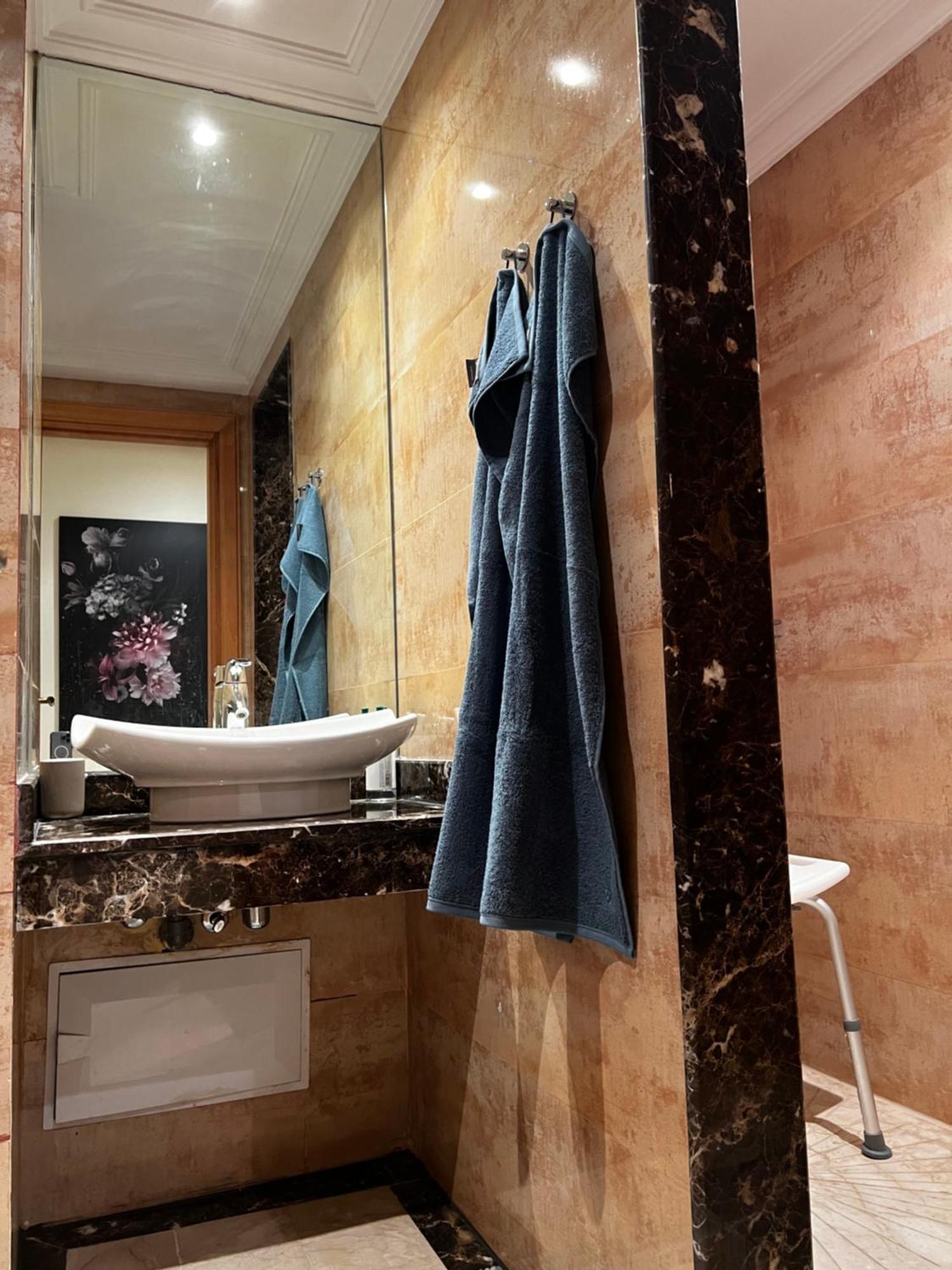 Beautiful, Great Equipped 122 M Holiday Apartment Near Majorelle Garden And Gueliz With Pool Views And A Large Balcony And Terrace Marrakesh Eksteriør bilde