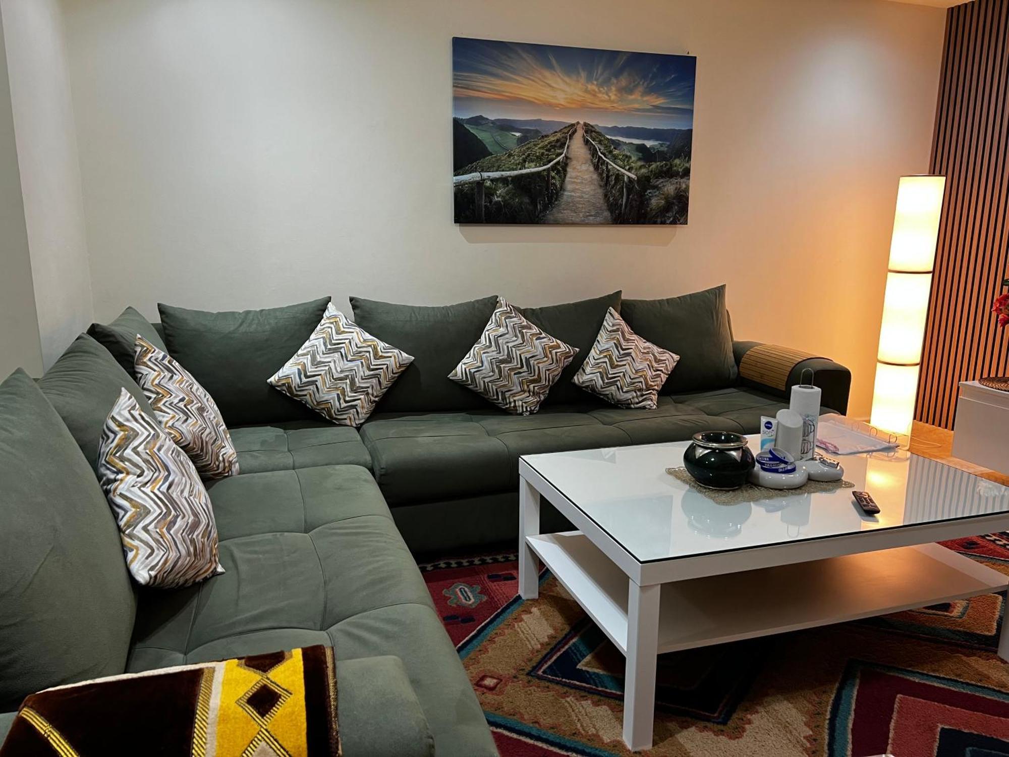 Beautiful, Great Equipped 122 M Holiday Apartment Near Majorelle Garden And Gueliz With Pool Views And A Large Balcony And Terrace Marrakesh Eksteriør bilde